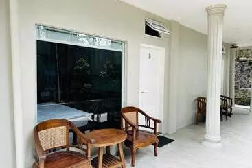 Hotel Urbanview Resort Botol Cisarua Puncak Bogor