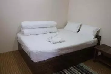هتل Famous Resort
