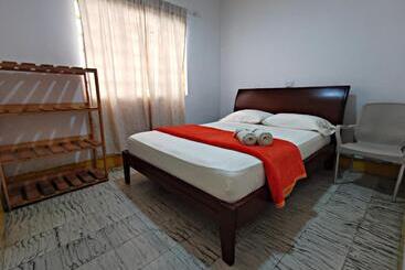 پانسیون Hostal Casa Celeste