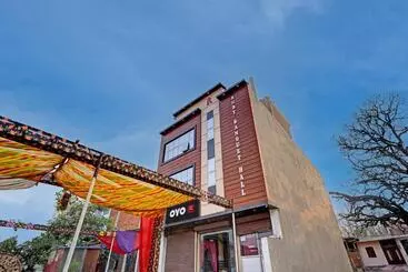 ホテル Oyo 8200 Ruby Banquet Hall And Rooms