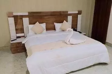 Hotel The Royal Farm