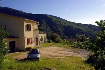 ペンション A 2 Minutes Rivière 25 Minutes Ajaccio Plages Linge Et Parking Inclus