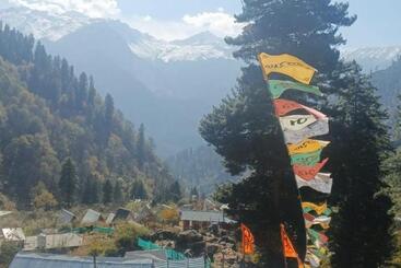 Pensão The Harmony Club Thc Cafe & Stay, Tosh