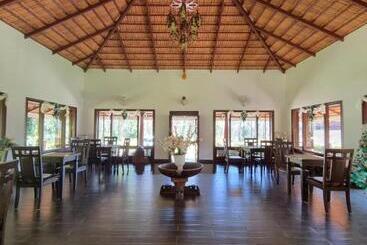 Bed and Breakfast Aralaguppe Heritage I Full On Activity I Swimming Pool I Chikmagalūr