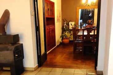 ベッドアンドブレックファースト Habitación En Casa Con Amplio Jardin