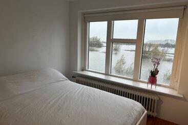 צימר Mooie Kamer Uitzicht Op De Ijssel/ Nice Room With Beautiful View Of The Ijssel River