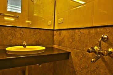 ホテル Vinayak And Thendral Bar, Coimbatore