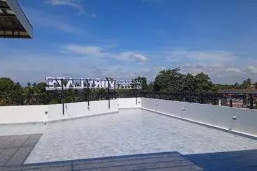 ペンション Ivory Laze