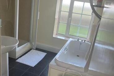 Pansiyon Lucy Cross Guest House