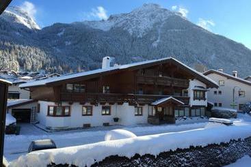 ホテル Landhausappartement Kofler