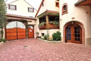 Aamiaismajoitus (B&B) Chambres Suite D Hôte Divine Providence