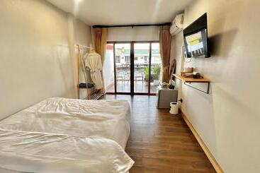 Hotel De’ Ocean Land เดอ โอเชี่ยนแลนด์ เกาะล้าน