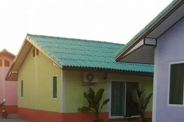 Resort เรือนทองรีสอร์ท