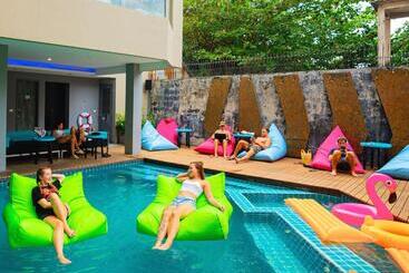Ostello Mad Monkey Phuket