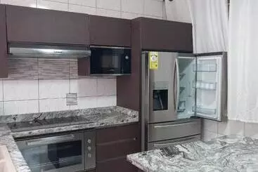 アパートホテル East Legon Gated Community