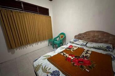 ホテル Oyo 93296 Kost Gowa