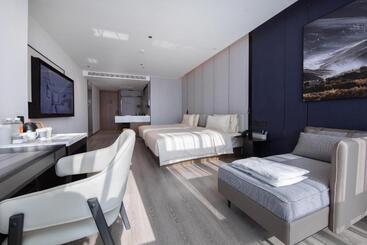 Atour Hotel Jinan Huashan Huanyu City