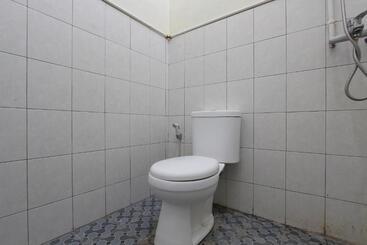 호텔 Spot On 93245 Guest House Mulia Dua Syariah