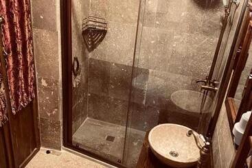 هتل Yohannes Stone Cappadocia