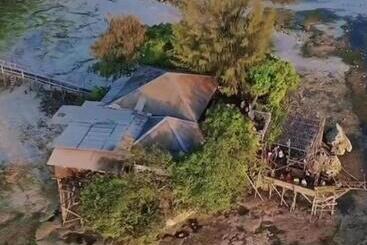 Nua Indah Hotel & Resto Wakatobi