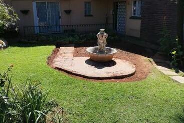 Pension Nonesi Lodge 2