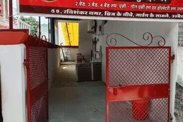 ペンション Shree Parshwa Palace