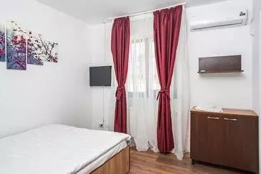 Retkeilymaja La Platouri