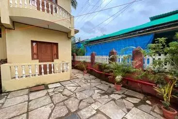 Albergue One Light Stays   Ashwem