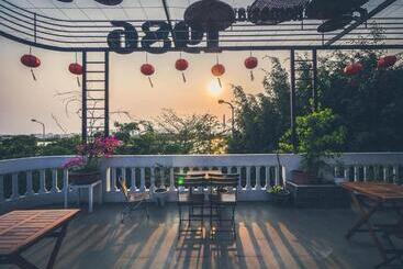 مُتل 1986 Homestay & Coffee