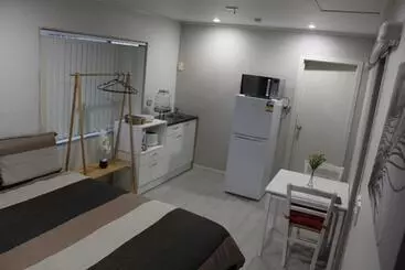 Pensión Private Studio With Self Check In, Ensuite, Wifi & Kitchenette