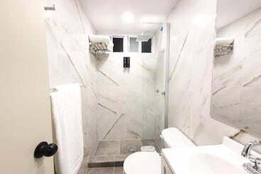 پانسیون Lindas Suites Eugenio Sue