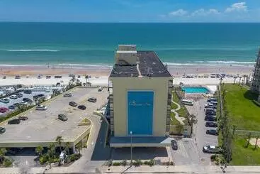 Huoneistohotelli Beautiful Oceanview Condo With 75 Inch Tv