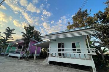 Hotel บุญพน รีสอร์ต Maldives Resort&restaurant