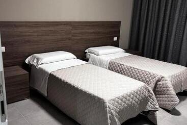 ホテル Bella Napoli Albergo Chiari