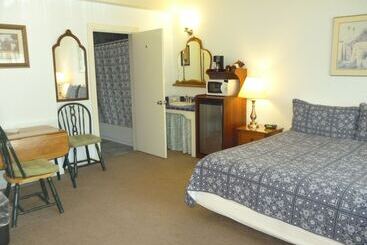 Отель Harbor Inn