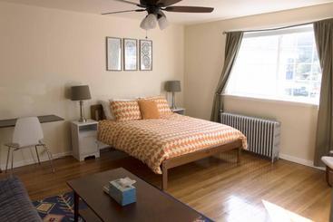 ホテル Sauerdough Lodging