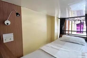 هاستل Hangover Aonang