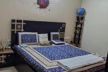 تختخواب و صبحانه Roma By Night