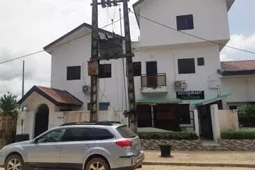 Block 3 Hotel And Suites
