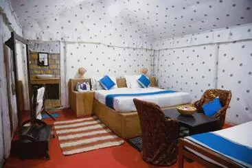 ホテル Desert Golden Eagle Camp