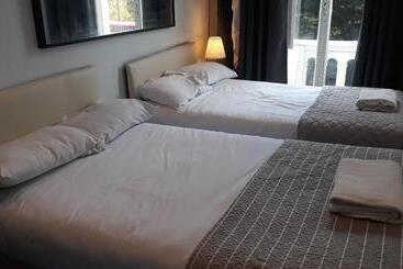 בית מלון כפרי King Garden