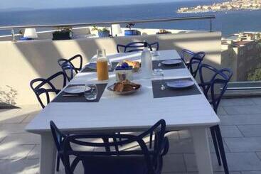 تختخواب و صبحانه Suite Avec 2 Chambres D Hôtes Pour 1 à 4 Personnes Avec Terrasse, Vue Mer, Parking Privé, Proche Por