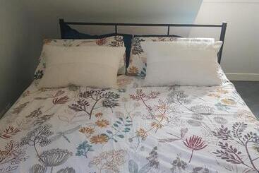 Bed and Breakfast Chambre Elisa Entre Caen Et La Mer Avec Piscine