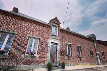 مبيت وإفطار Le Terrier, Chambre D Hôtes à Thème Alice Au Pays Des Merveilles