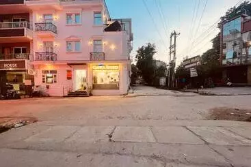 Hôtel The White House Haridwar