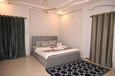 Hotel Oyo Flagship The Angel Villa