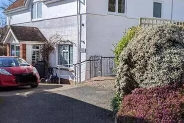 Bed and Breakfast Cedar Shade Cottage Ensuite Private Annexe With Parking