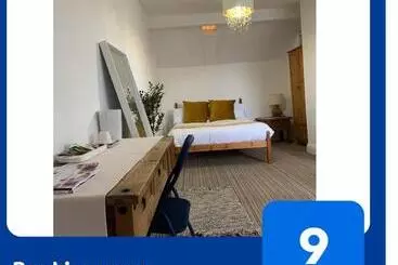 تختخواب و صبحانه Sam’z Boutique