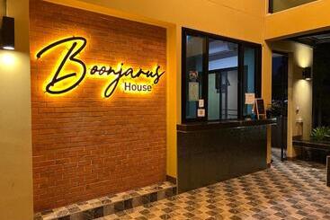 公寓式酒店 Boonjaras House บุญจรัส เฮ้าส์