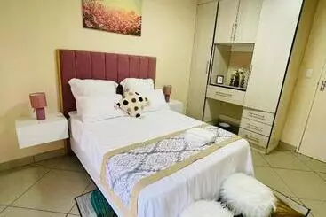 Huoneistohotelli Glamour C Rane Lodge